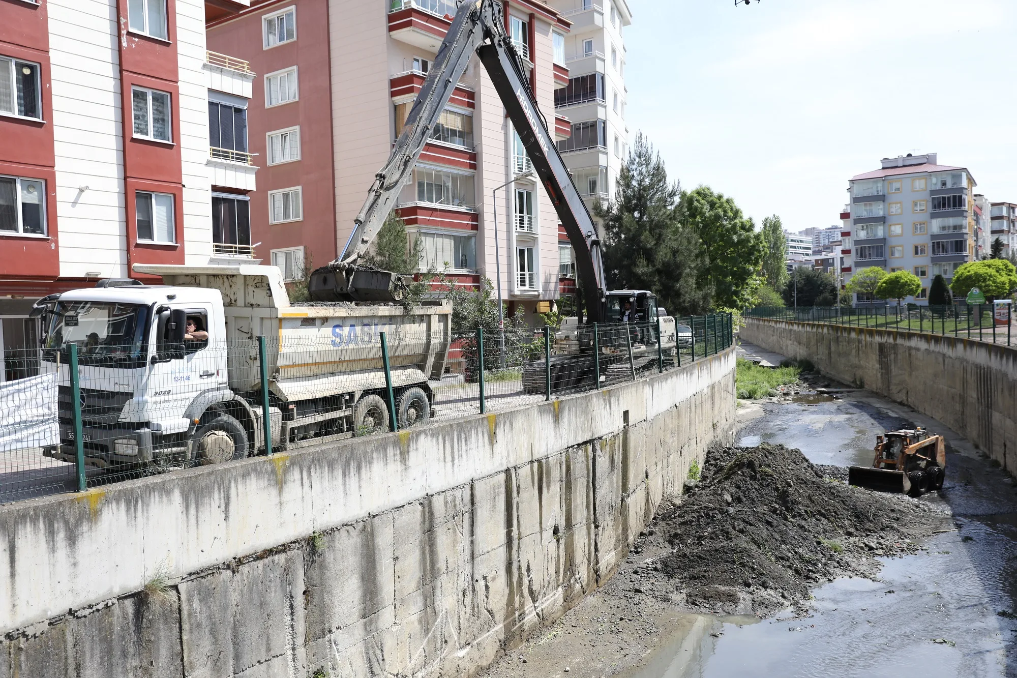 Derelerde temizlik operasyonu