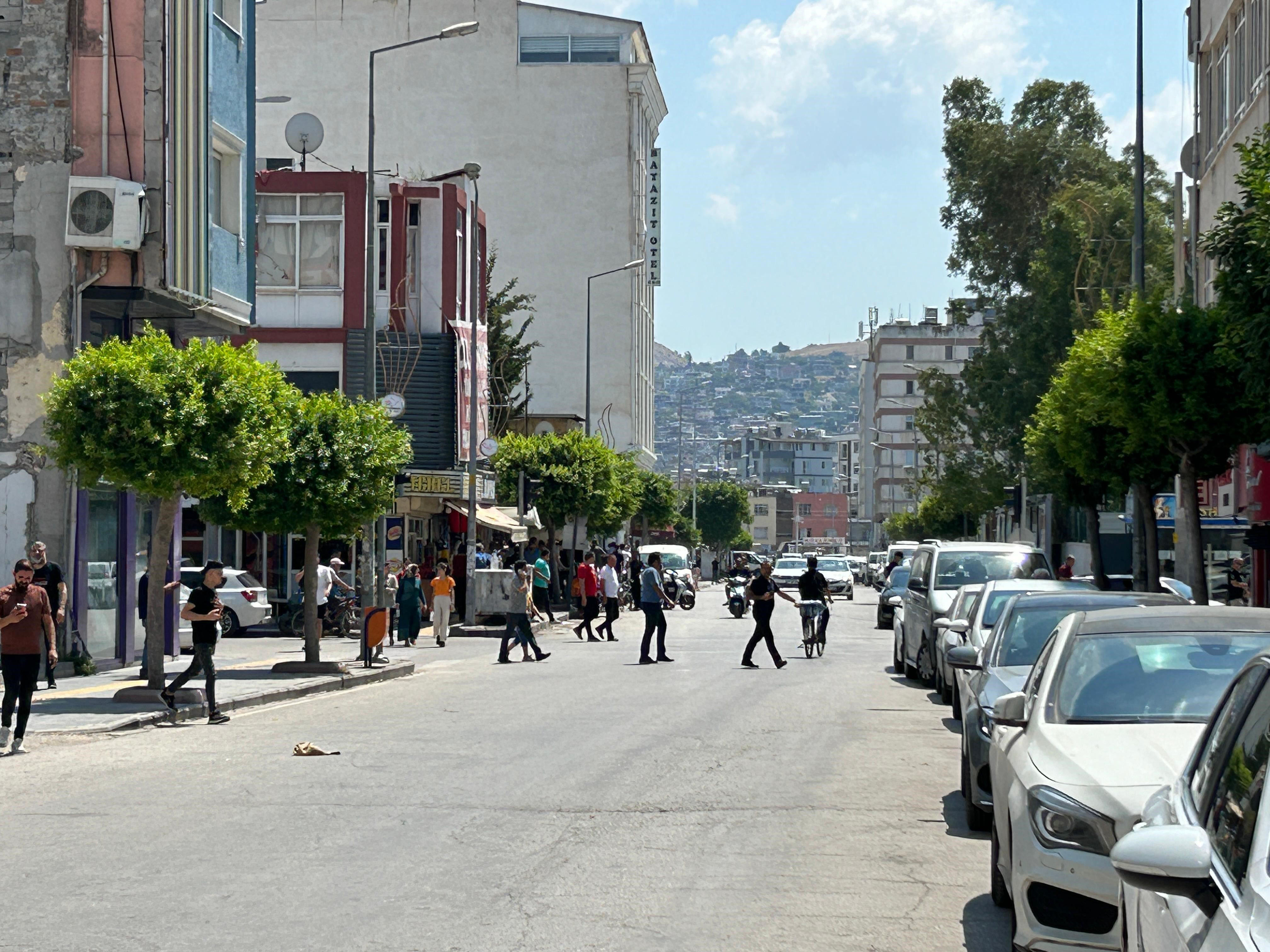 Hatay'da hissedilen deprem panik yarattı!