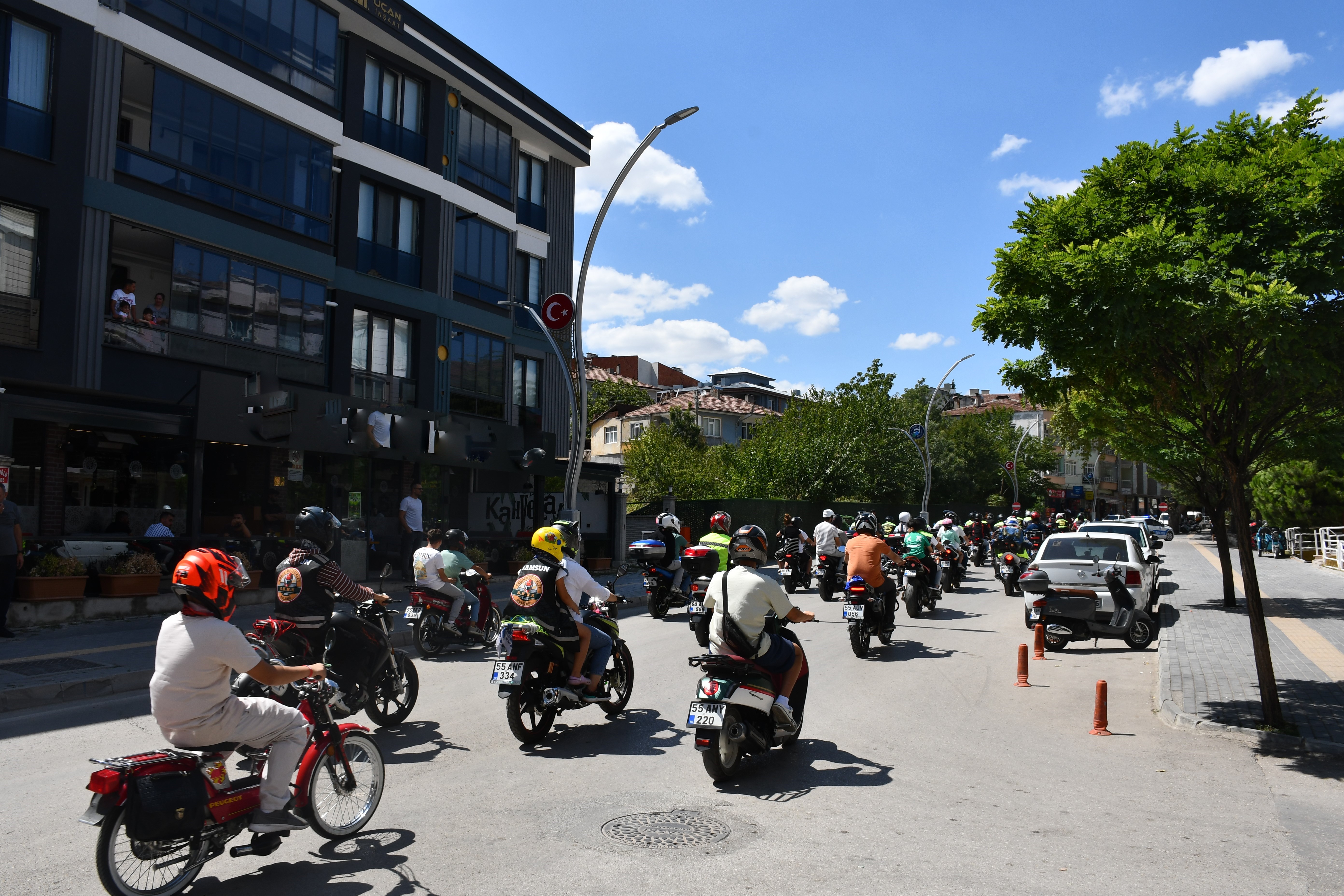  Motosiklet tutkunları Vezirköprü'de buluştu