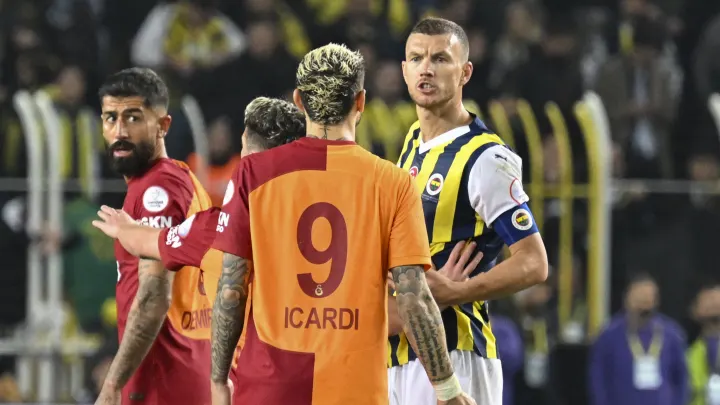 Fenerbahçe, Galatasaray'ı Ağırlıyor