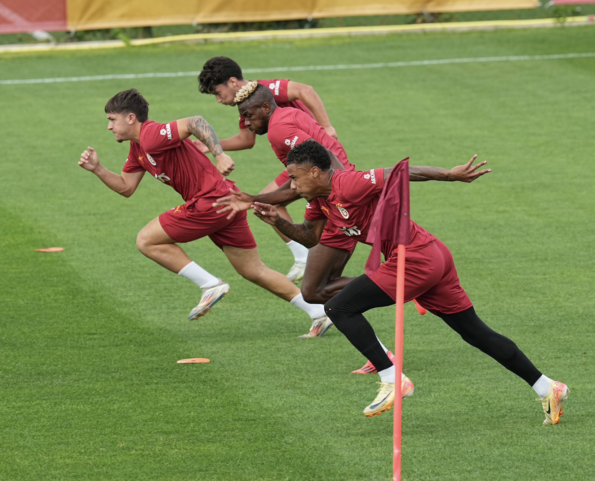 Galatasaray, Fenerbahçe maçı hazırlıklarına başladı