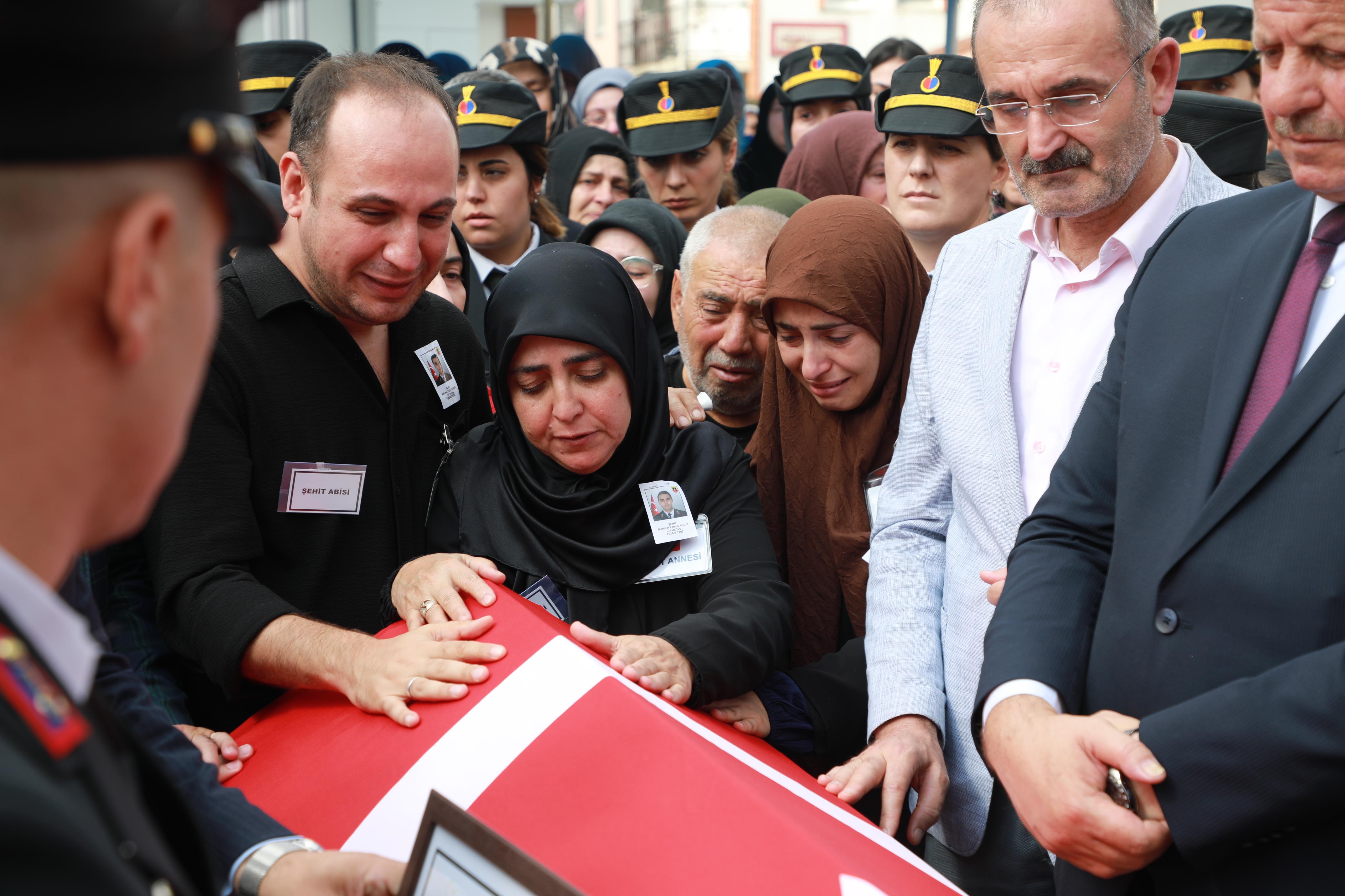 20 gün önce sözlenen şehit uğurlandı