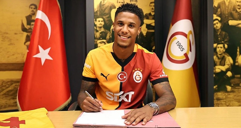 Galatasaray’dan Ismail Jakobs Bombası