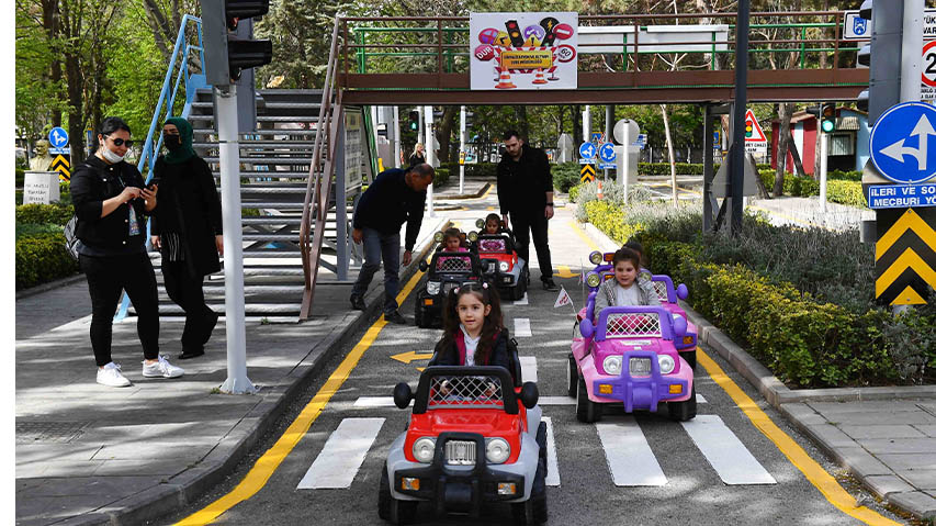 Çocuklara Ücretsiz Trafik Eğitimi