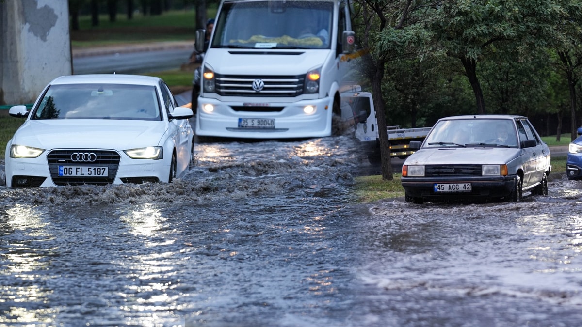 İzmir'de Şiddetli Sağanak Felaketi