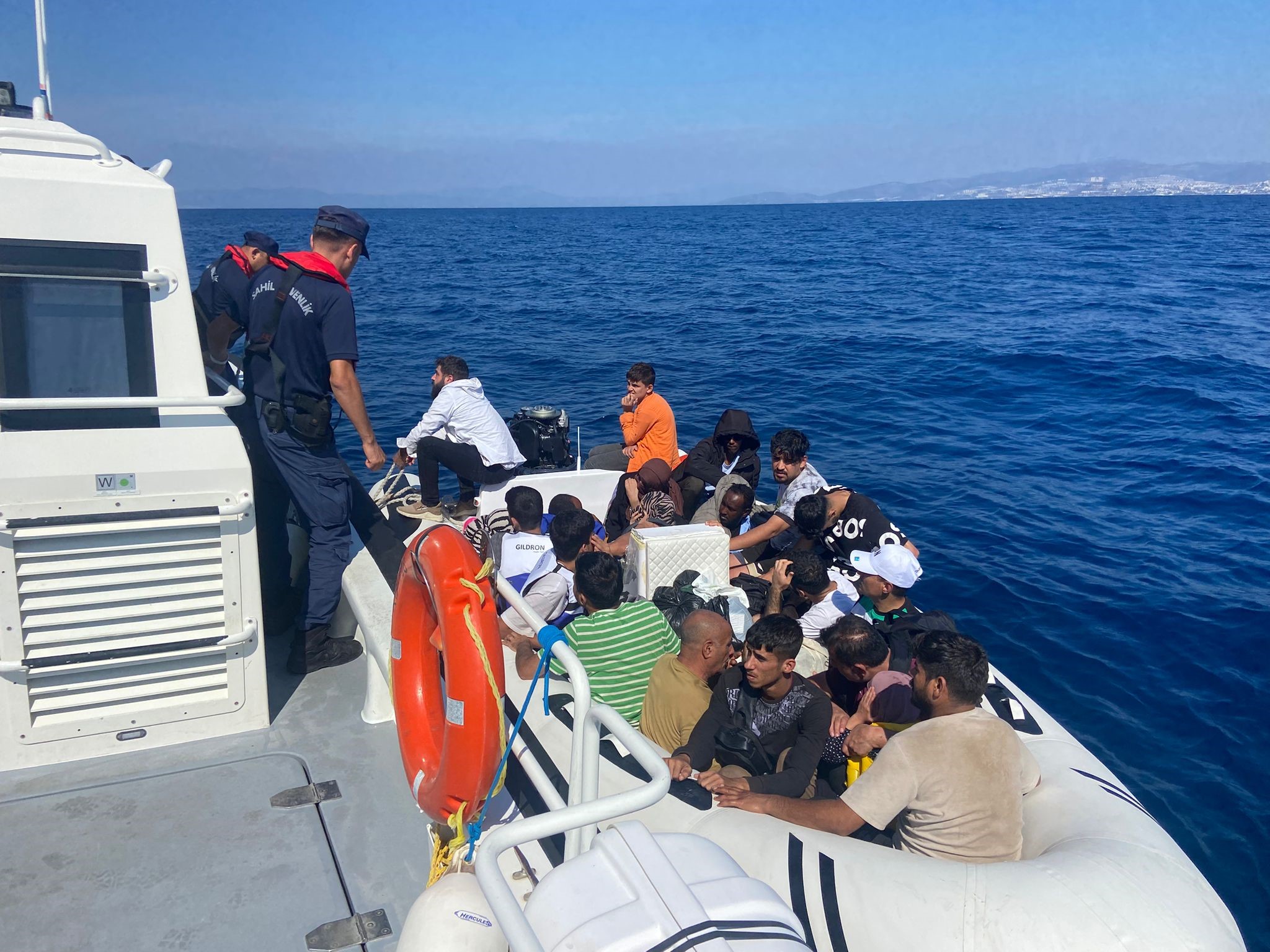 Yunanistan ölüme terk etti! Türk Sahil Güvenlik kurtardı