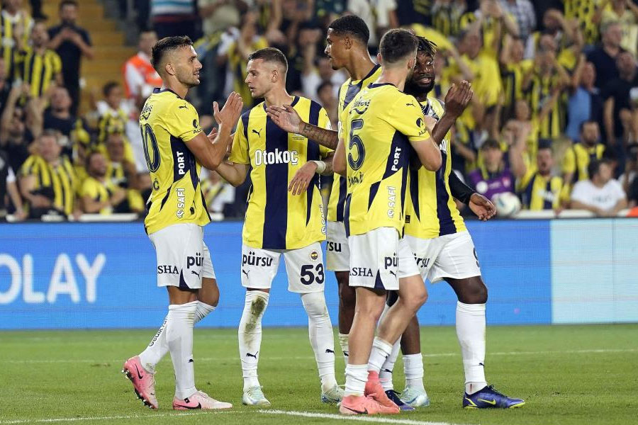 Fenerbahçe, Yoğun Fikstüre Hazırlanıyor: 22 Günde 6 Kritik Maç