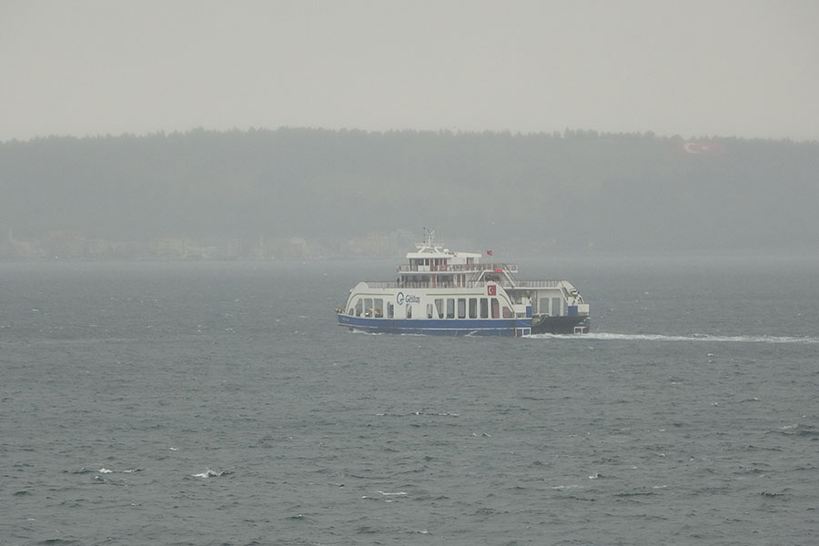 Çanakkale'de fırtına sebebiyle feribot seferleri iptal