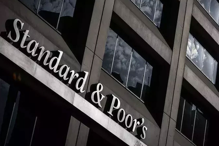 S&P, Türkiye’nin kredi notunu arttırdı